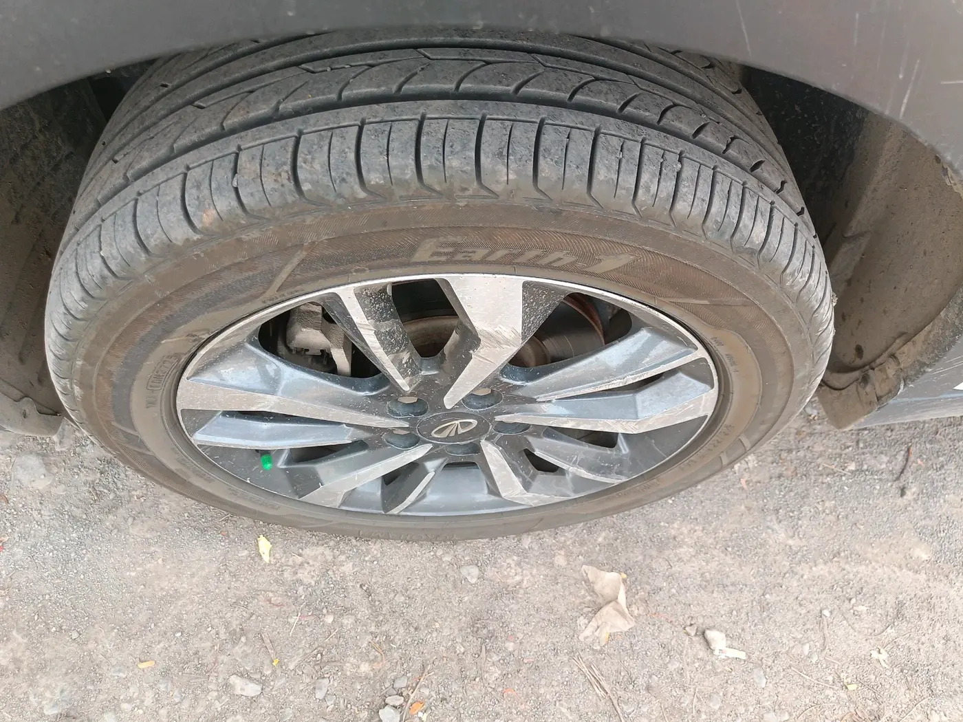 2021 Mahindra XUV300 W8 (O) 1.5 DIESEL, Diesel, Manual, 1,14,810 km, tyre