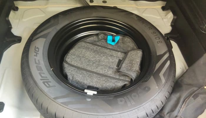 2022 Hyundai Creta EX 1.5 PETROL, Petrol, Manual, 22,453 km, tyre