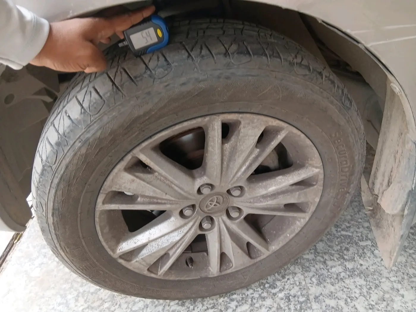 2018 Toyota Innova Crysta 2.8 ZX AT 7 STR, Diesel, Automatic, 2,08,709 km, tyre