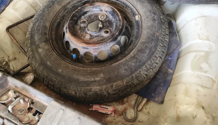 2018 Maruti Alto 800 LXI, Petrol, Manual, 73,558 km, tyre