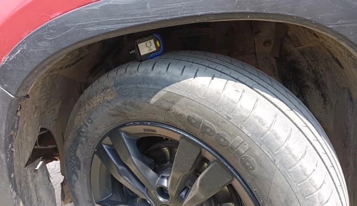 2016 Maruti Vitara Brezza VDI (O), Diesel, Manual, 1,42,982 km, tyre