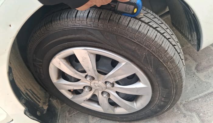 2011 Hyundai Eon MAGNA, Petrol, Manual, 82,019 km, tyre