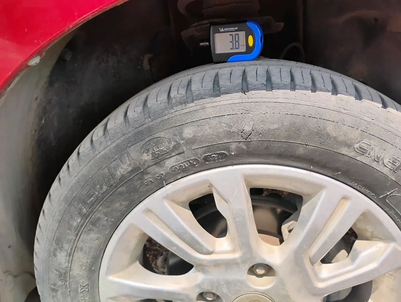 2018 Tata Tiago XZ PETROL, Petrol, Manual, 63,244 km, tyre
