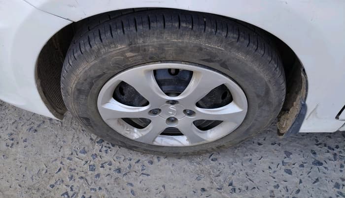 2013 Hyundai Verna FLUIDIC 1.6 VTVT EX, Petrol, Manual, 1,09,039 km, tyre