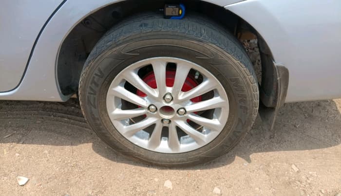 2011 Toyota Etios V, Petrol, Manual, 79,135 km, tyre