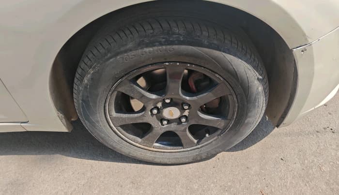 2012 Chevrolet Cruze LT, Diesel, Manual, 1,13,916 km, tyre
