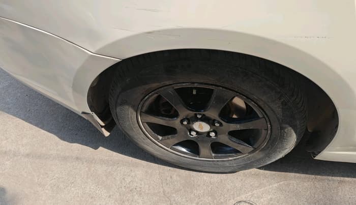 2012 Chevrolet Cruze LT, Diesel, Manual, 1,13,916 km, tyre