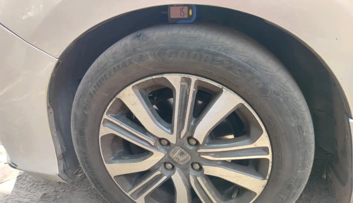 2017 Honda City 1.5L I-DTEC V, Diesel, Manual, 1,10,229 km, tyre