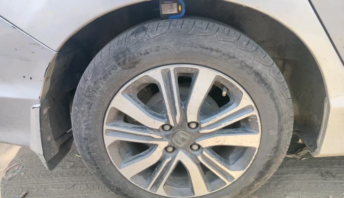 2017 Honda City 1.5L I-DTEC V, Diesel, Manual, 1,10,229 km, tyre
