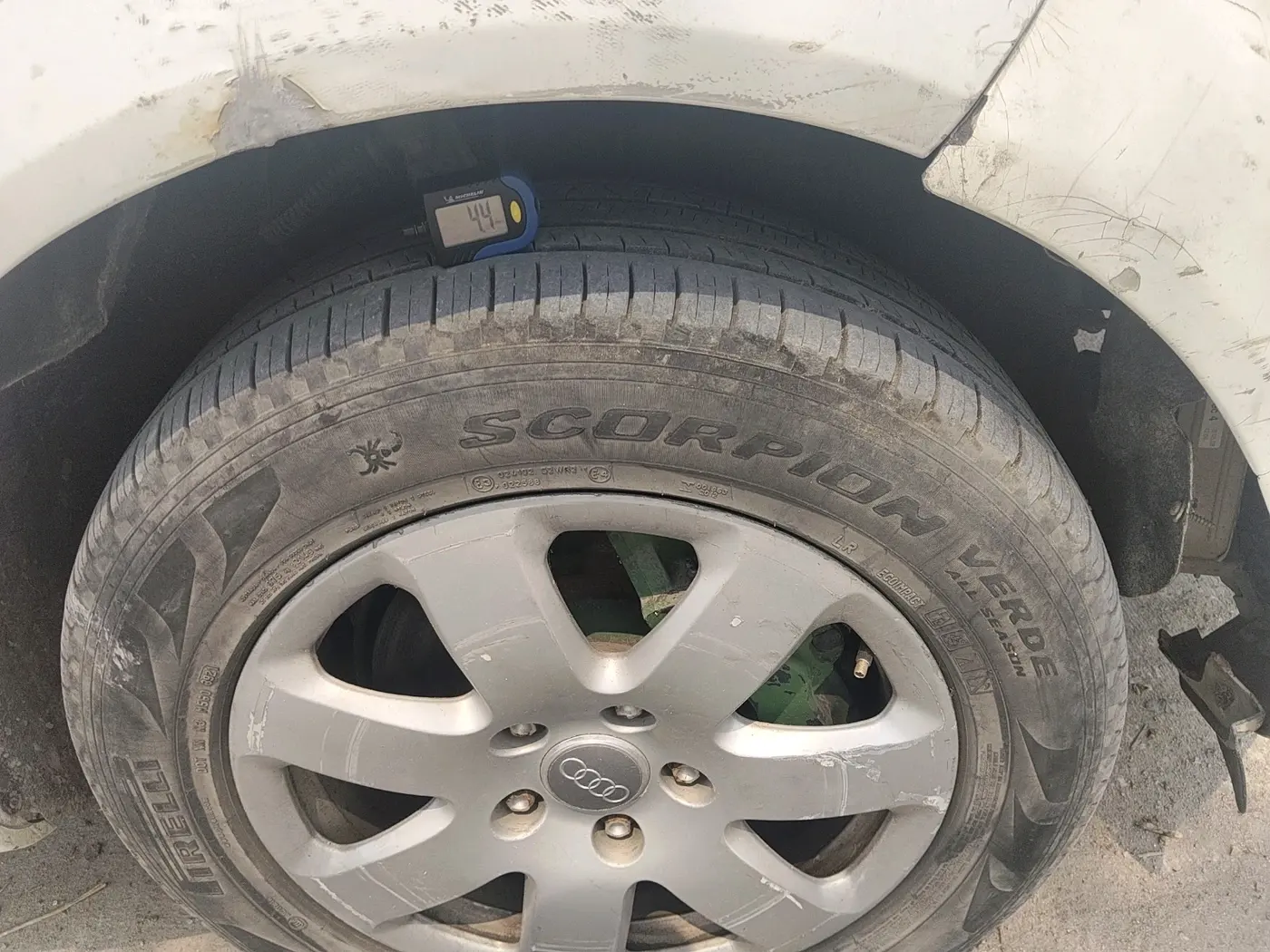 2008 Audi Q7 3.0 TDI quattro, Diesel, Automatic, 1,80,463 km, tyre