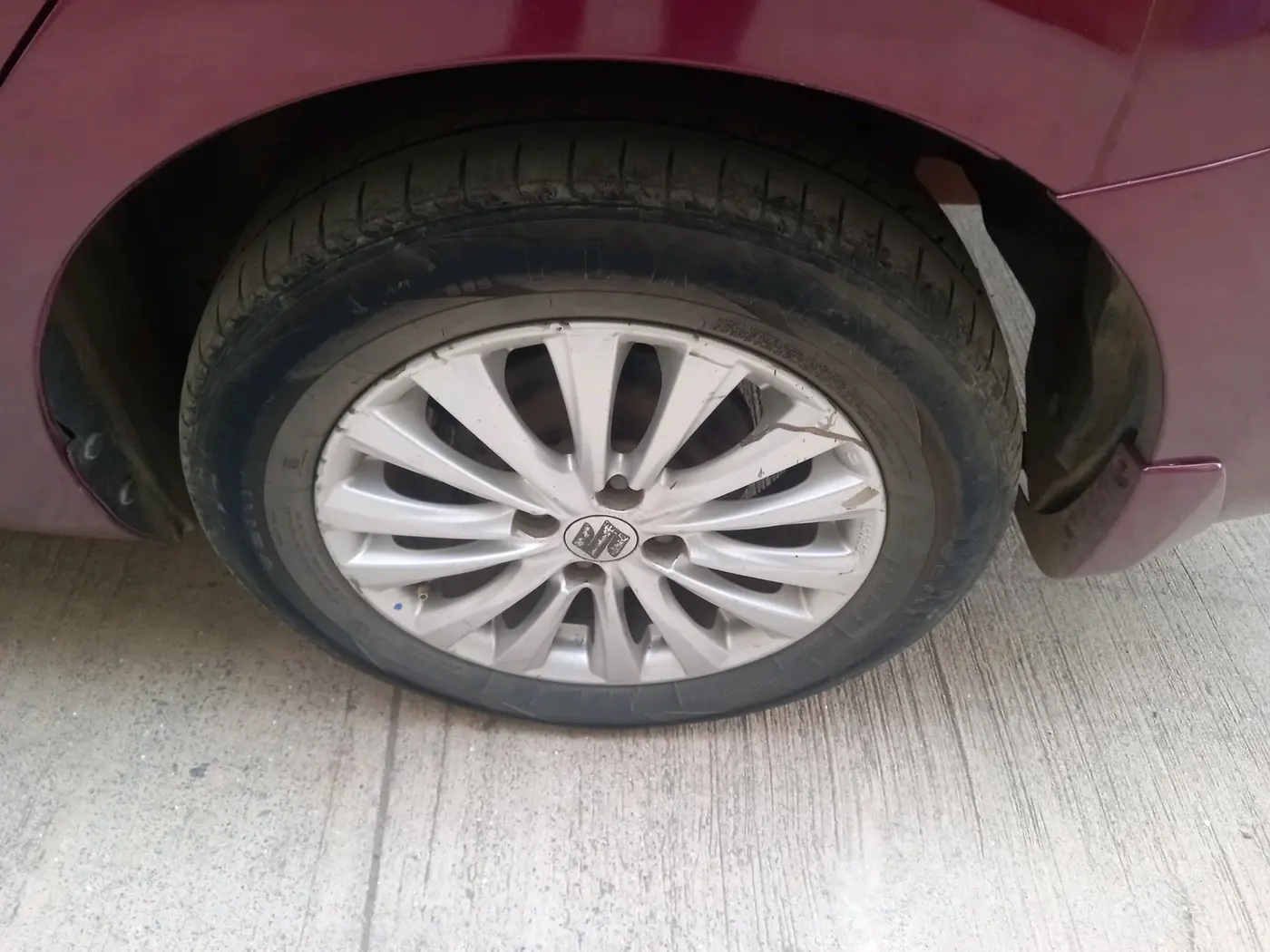 2015 Maruti Ciaz ZDI, Diesel, Manual, 87,288 km, tyre