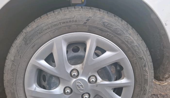2018 Hyundai Grand i10 SPORTZ 1.2 KAPPA VTVT, Petrol, Manual, 15,862 km, tyre