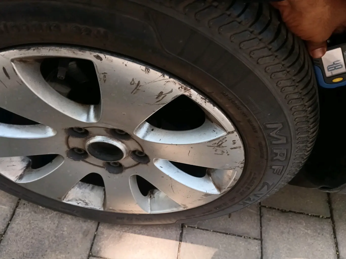 2010 Skoda Laura AMBIENTE 1.9 TDI MT, Diesel, Manual, 1,58,570 km, tyre