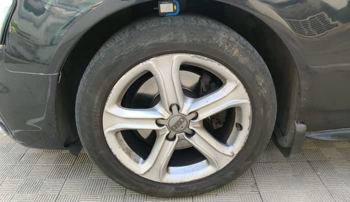 2013 Audi A4 2.0 TDI S LINE, Diesel, Automatic, 68,887 km, tyre