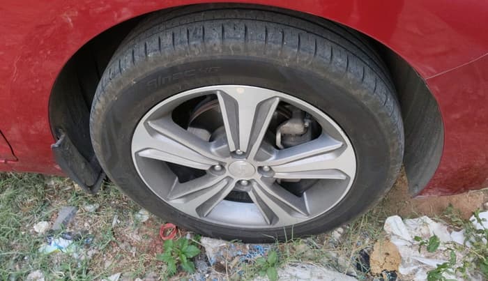 2019 Hyundai Verna 1.6 VTVT SX, Petrol, Manual, 92,156 km, tyre