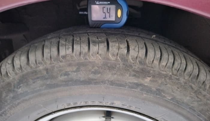 2013 Hyundai i10 ERA 1.1, Petrol, Manual, 1,19,392 km, tyre