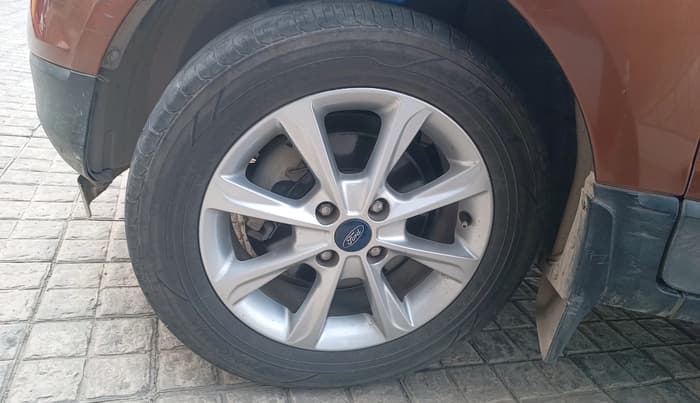 2018 Ford Ecosport TITANIUM 1.5L PETROL, Petrol, Manual, 1,04,507 km, tyre