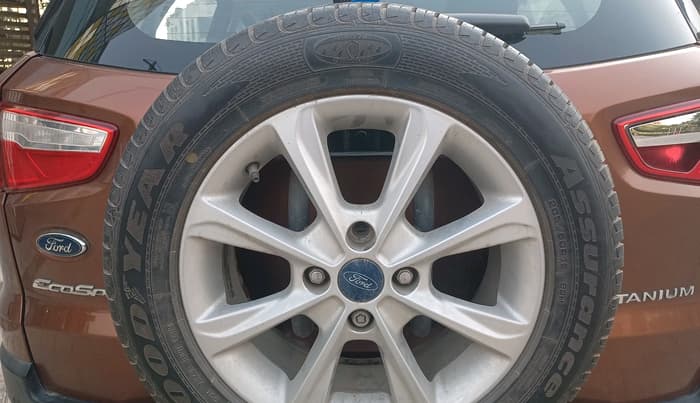 2018 Ford Ecosport TITANIUM 1.5L PETROL, Petrol, Manual, 1,04,507 km, tyre