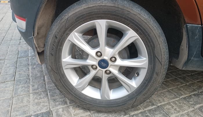 2018 Ford Ecosport TITANIUM 1.5L PETROL, Petrol, Manual, 1,04,507 km, tyre