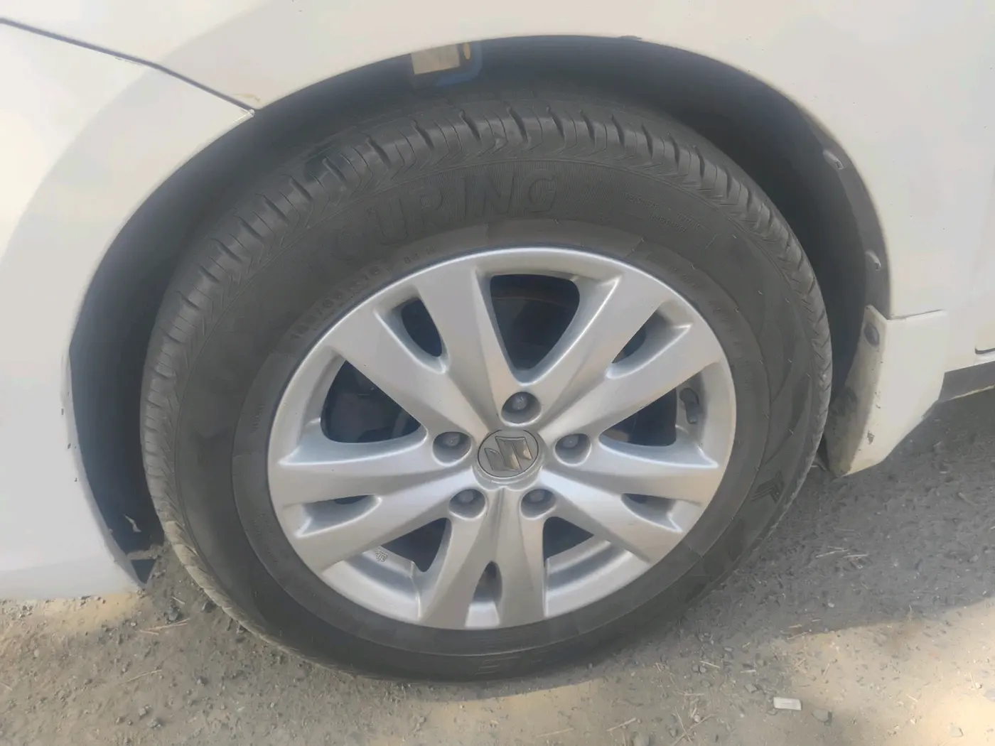 2016 Maruti Ertiga ZDI + SHVS, Diesel, Manual, 97,887 km, tyre