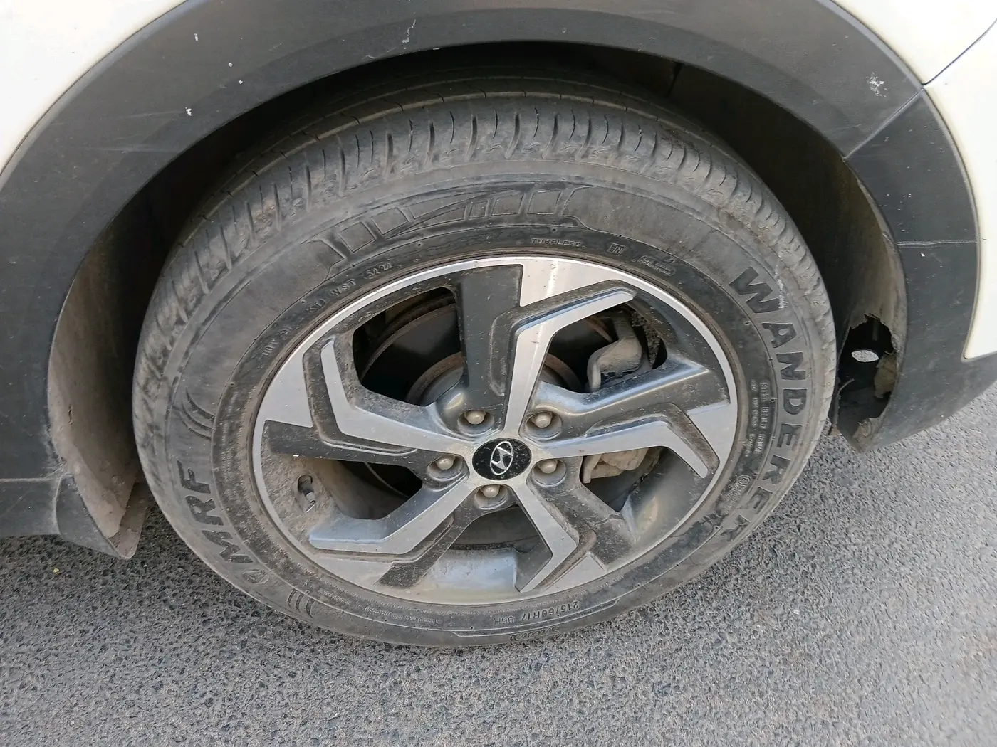 2018 Hyundai Creta SX (O) 1.6 DIESEL, Diesel, Manual, 1,10,329 km, tyre