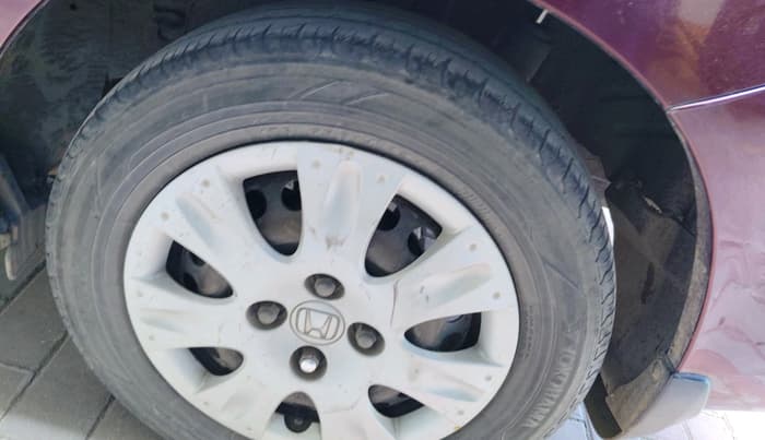 2013 Honda Amaze 1.2L I-VTEC S, Petrol, Manual, 1,07,695 km, tyre