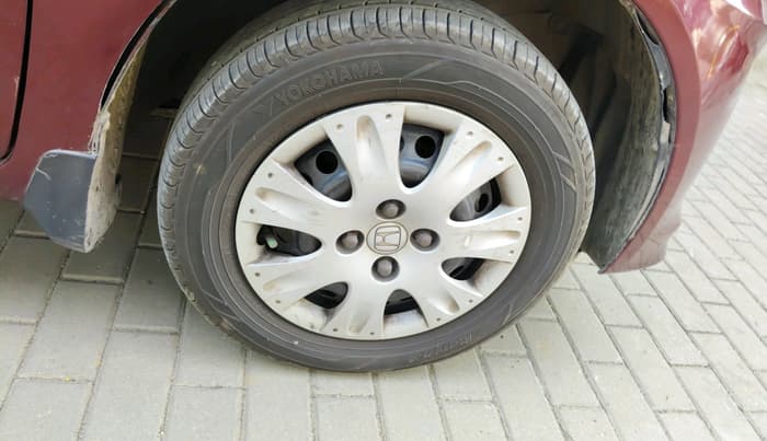 2013 Honda Amaze 1.2L I-VTEC S, Petrol, Manual, 1,07,695 km, tyre