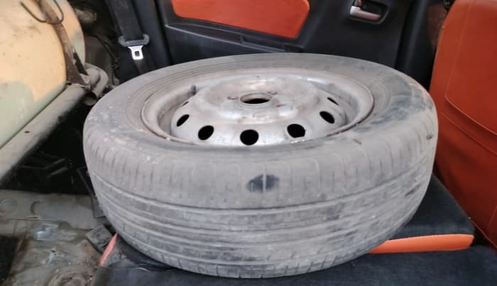 2012 Maruti Wagon R 1.0 LXI CNG, CNG, Manual, 97,364 km, tyre