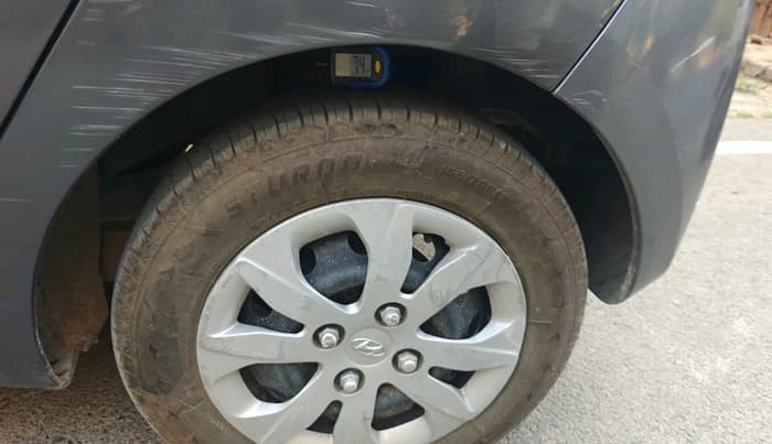 2017 Hyundai Eon MAGNA +, Petrol, Manual, 97,434 km, tyre