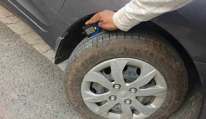2017 Hyundai Eon MAGNA +, Petrol, Manual, 97,434 km, tyre