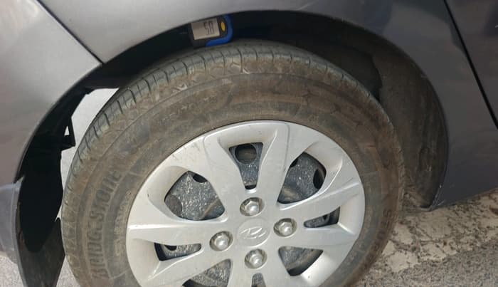 2017 Hyundai Eon MAGNA +, Petrol, Manual, 97,434 km, tyre