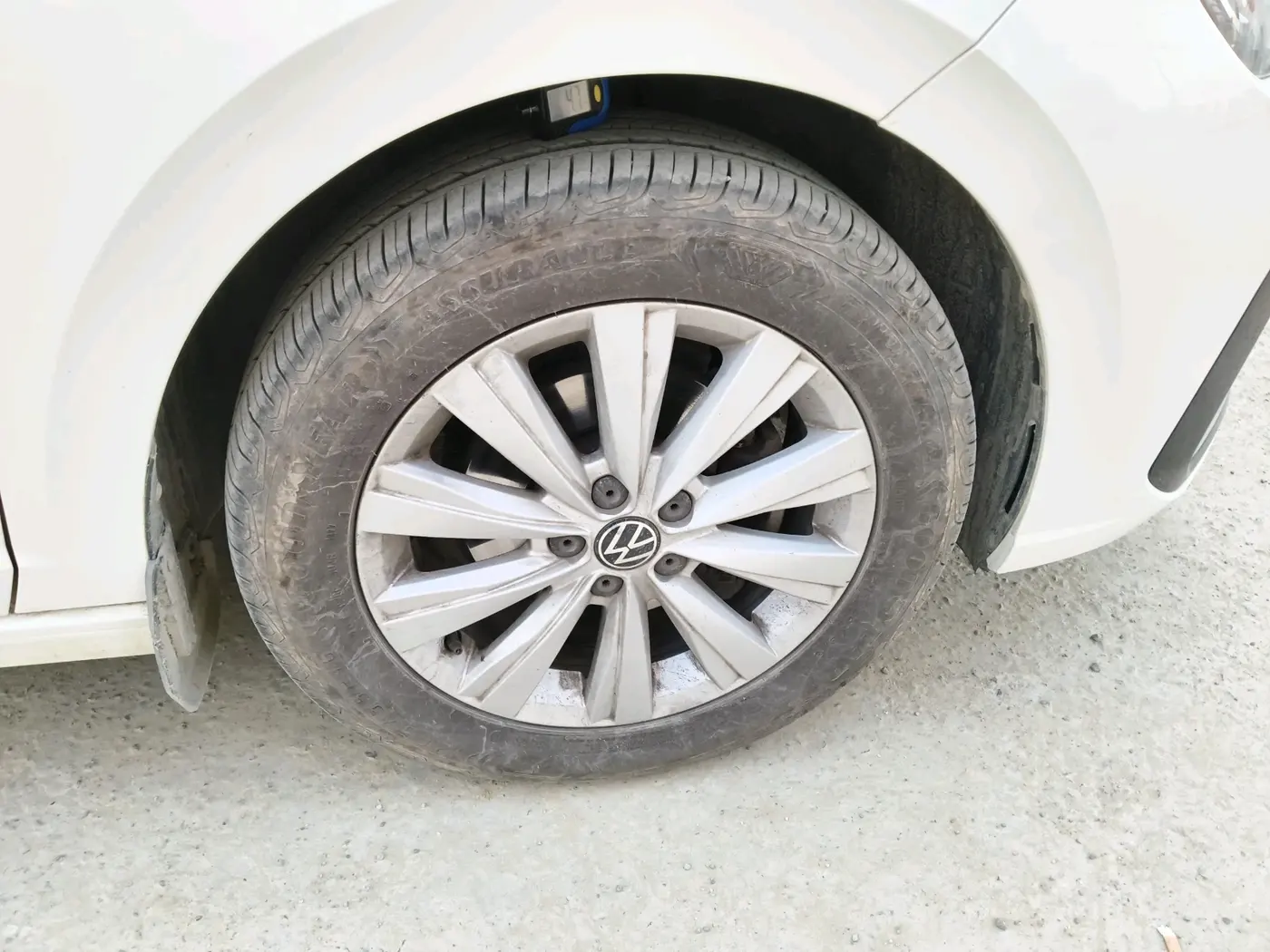 2022 Volkswagen VIRTUS HIGHLINE TSI 1.0 MT, Petrol, Manual, 29,166 km, tyre