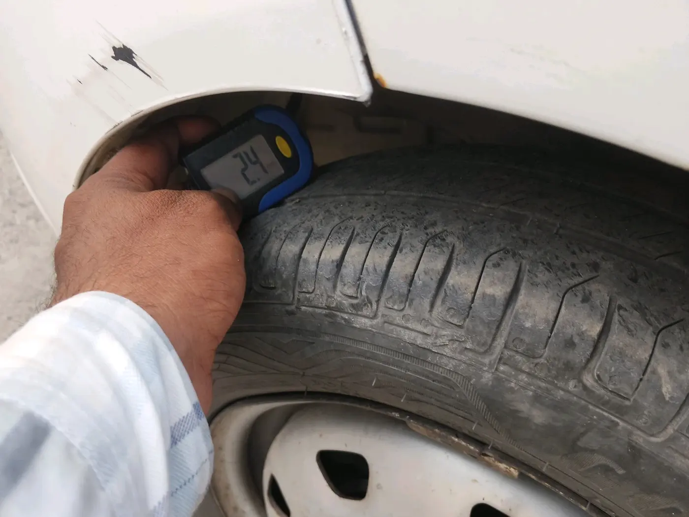 2012 Hyundai Santro Xing GL, CNG, Manual, 1,35,802 km, tyre