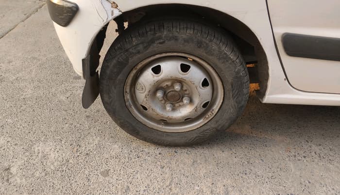 2012 Hyundai Santro Xing GL, CNG, Manual, 1,35,802 km, tyre
