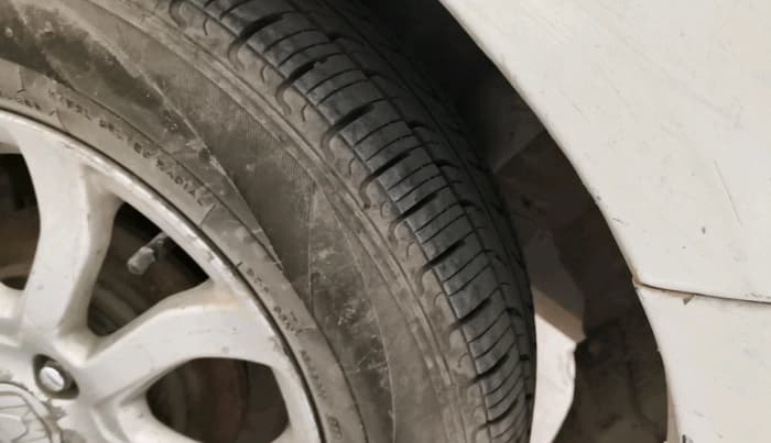 2014 Honda Amaze 1.2L I-VTEC VX, CNG, Manual, 1,44,934 km, tyre