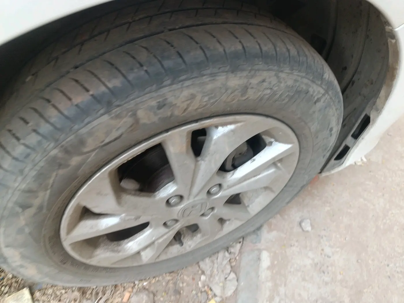 2019 Honda Amaze 1.2L I-VTEC V, Petrol, Manual, 1,08,823 km, tyre