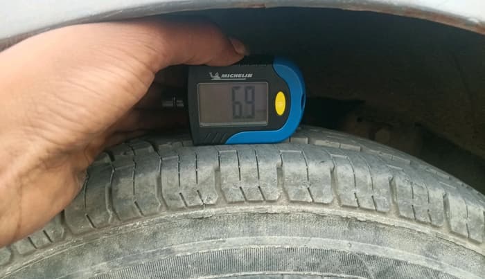 2012 Hyundai Eon MAGNA +, Petrol, Manual, 73,298 km, tyre