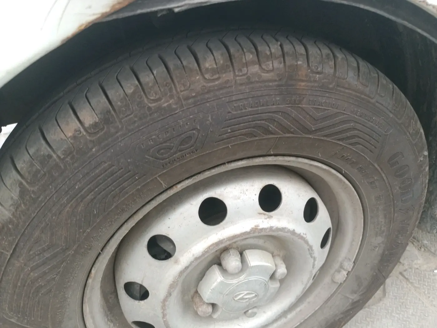 2011 Hyundai i10 ERA 1.1, Petrol, Manual, 99,189 km, tyre