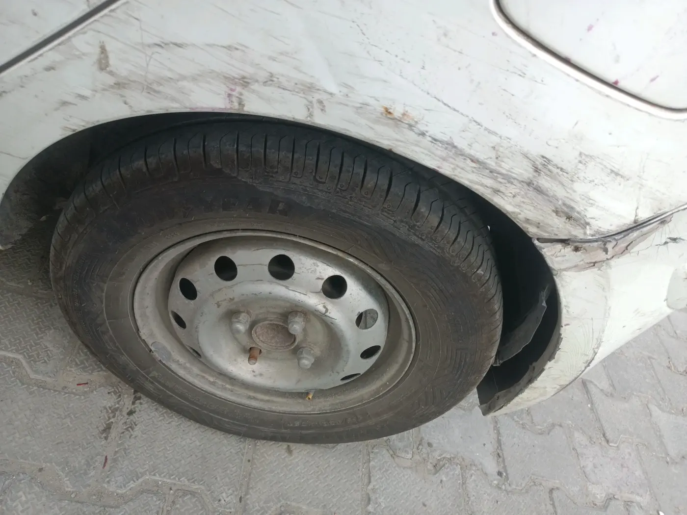 2011 Hyundai i10 ERA 1.1, Petrol, Manual, 99,189 km, tyre