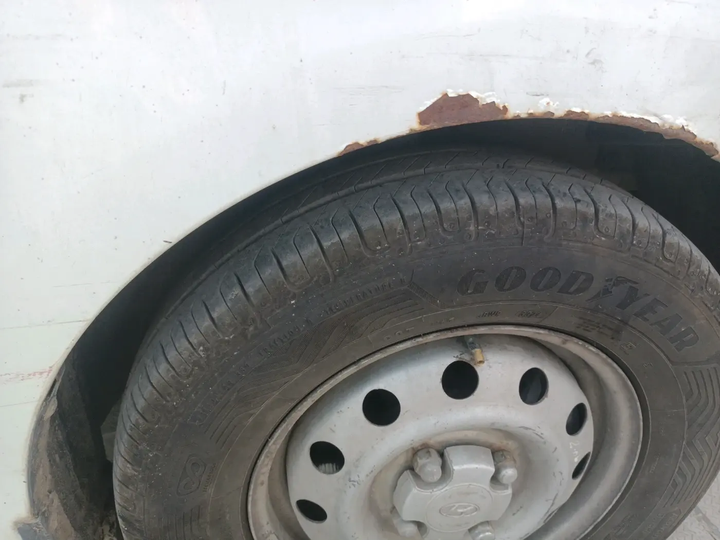 2011 Hyundai i10 ERA 1.1, Petrol, Manual, 99,189 km, tyre