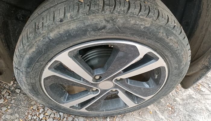2021 Tata ALTROZ XZ PETROL, CNG, Manual, 58,573 km, tyre