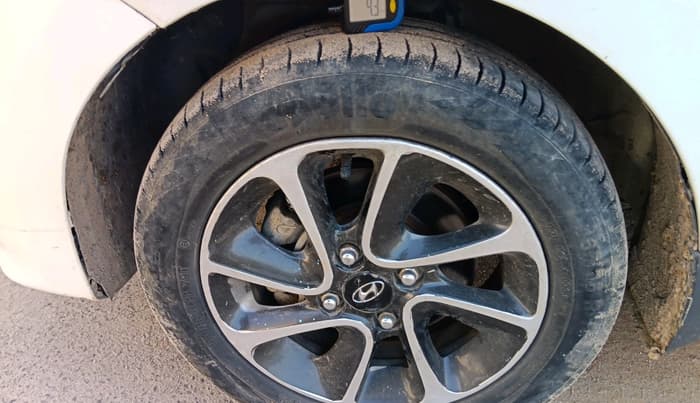 2018 Hyundai Grand i10 ASTA U2 1.2 CRDI, Diesel, Manual, 1,14,233 km, tyre