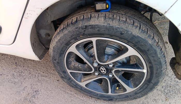 2018 Hyundai Grand i10 ASTA U2 1.2 CRDI, Diesel, Manual, 1,14,233 km, tyre