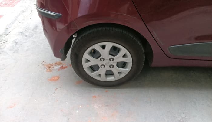 2014 Hyundai Grand i10 MAGNA 1.2 KAPPA VTVT, Petrol, Manual, 1,21,217 km, tyre