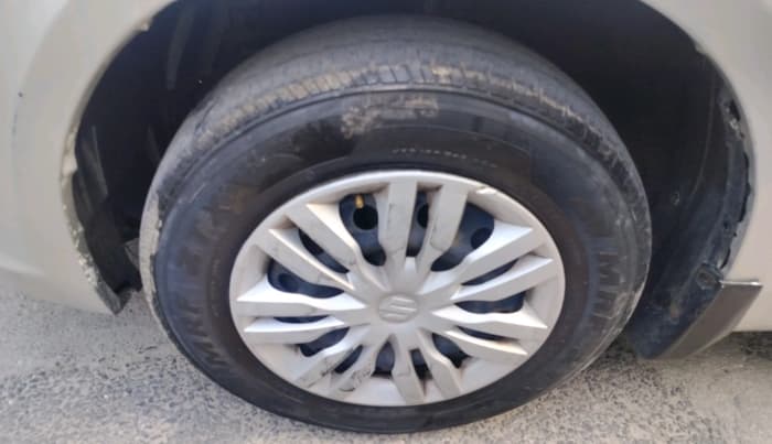 2015 Maruti Swift Dzire VXI, Petrol, Manual, 92,362 km, tyre
