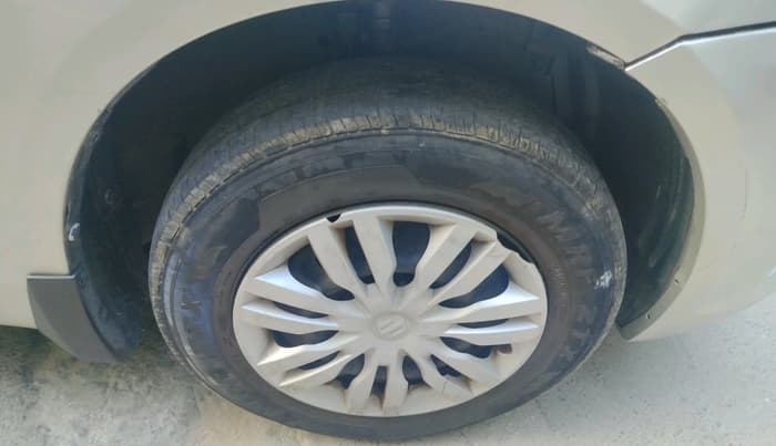 2015 Maruti Swift Dzire VXI, Petrol, Manual, 92,362 km, tyre