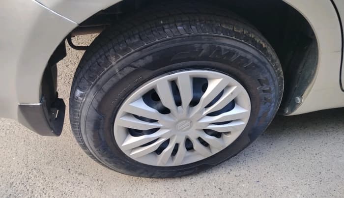 2015 Maruti Swift Dzire VXI, Petrol, Manual, 92,362 km, tyre