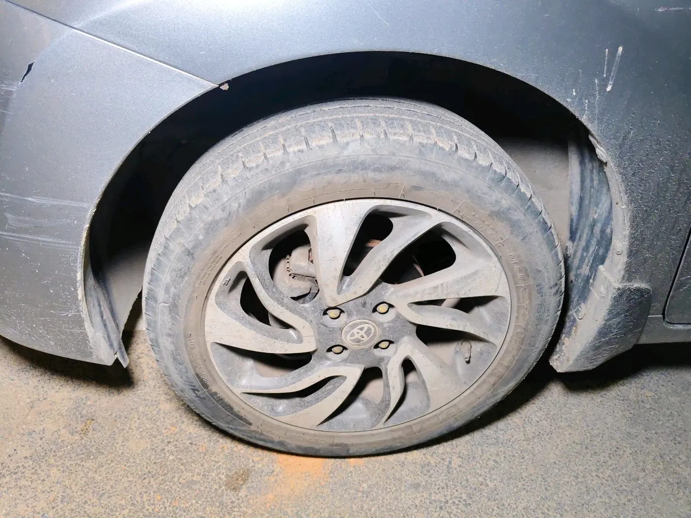 2020 Toyota Glanza V, Petrol, Manual, 29,055 km, tyre