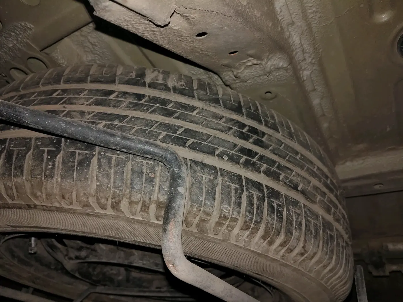 2019 Maruti Ertiga ZXI AT SHVS, Petrol, Automatic, 51,139 km, tyre
