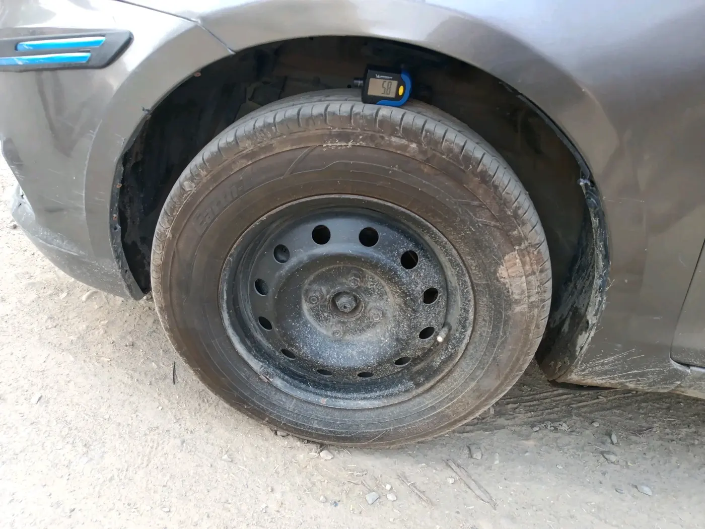 2015 Maruti Swift Dzire VDI, Diesel, Manual, 94,045 km, tyre